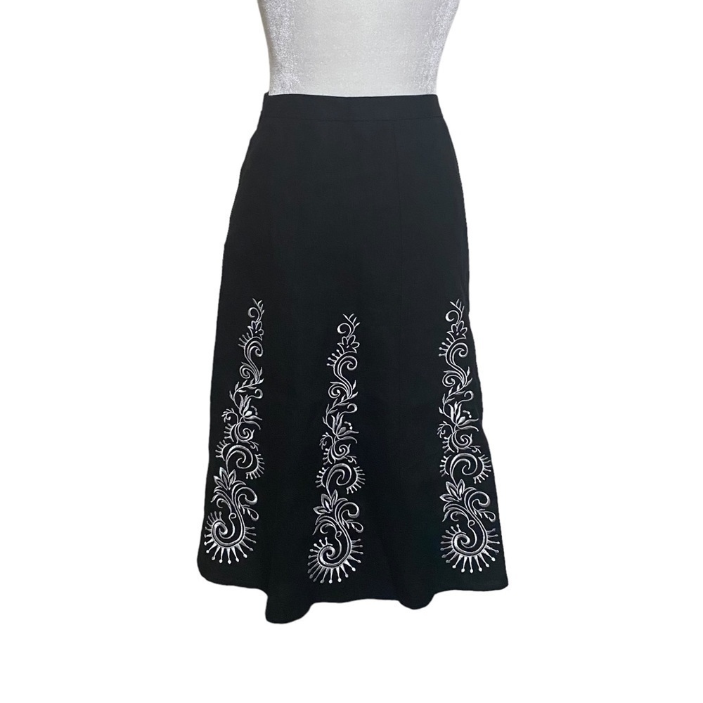 Ann Taylor loft size 6 black linen skirt.‎